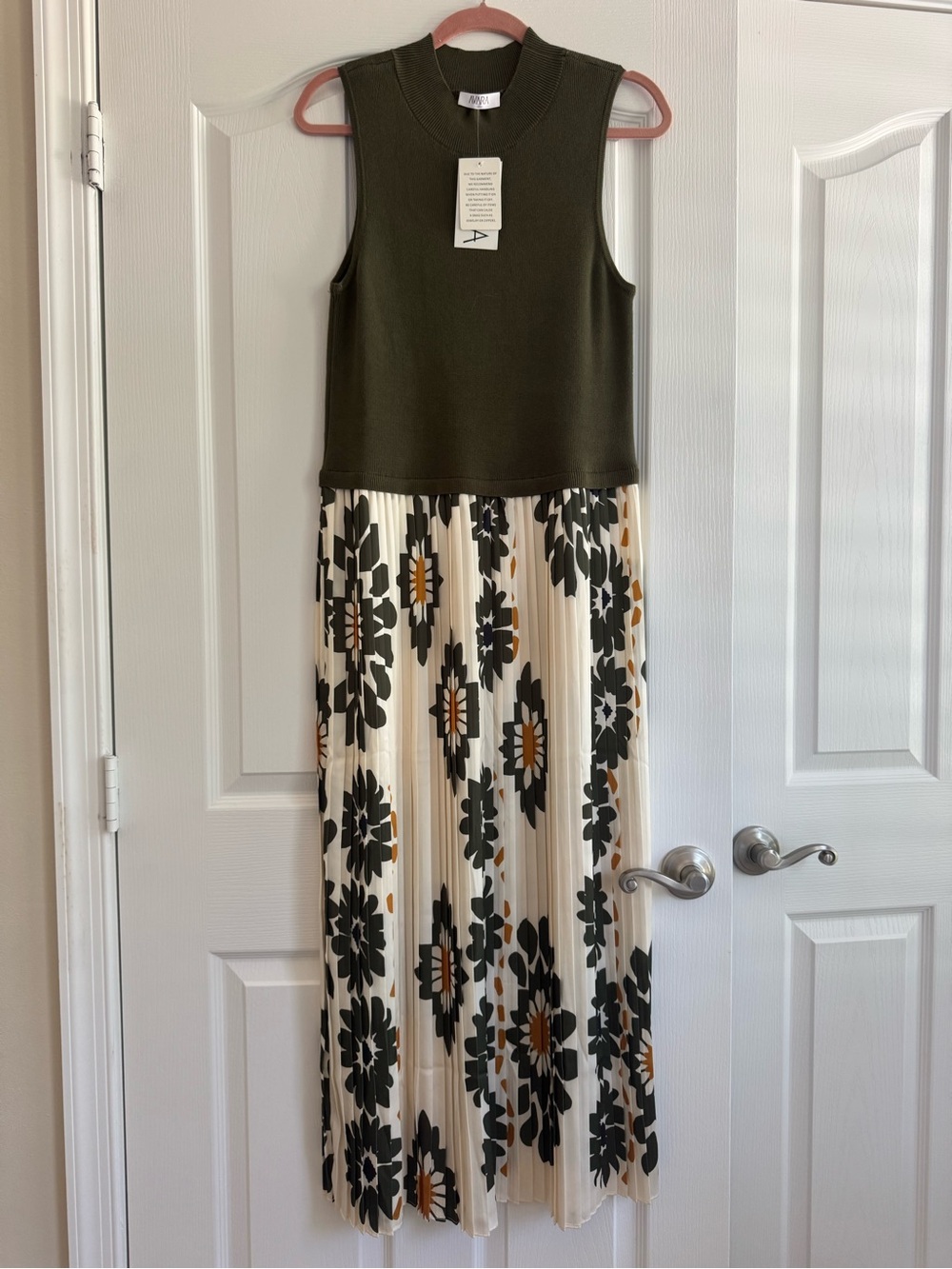 NWT Avara Marcia Dress. Size L. Olive Green.